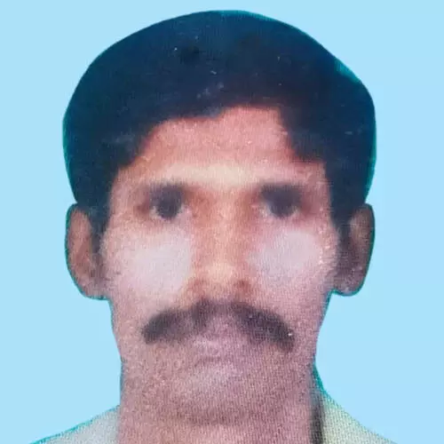 മ​ര​ച്ചി​ല്ല വെ​ട്ടു​ന്ന​തി​നി​ടെ ഷോ​ക്കേ​റ്റ് മ​രി​ച്ചു