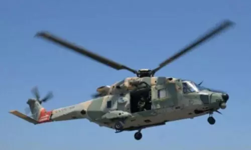 സ്ത്രീ​യേയും കു​ട്ടി​യേ​യും ഹെ​ലി​കോ​പ്​​ട​റി​ൽ ആ​ശു​പ​ത്രി​യി​ലെ​ത്തി​ച്ചു