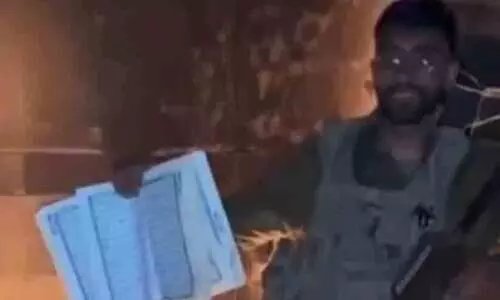 ഗസ്സയിൽ ഖുർആനിലെ പേജുകൾ വലിച്ചു കീറി കത്തിച്ച് ഇ​സ്രായേൽ സൈനികൻ; പരക്കെ അമർഷം