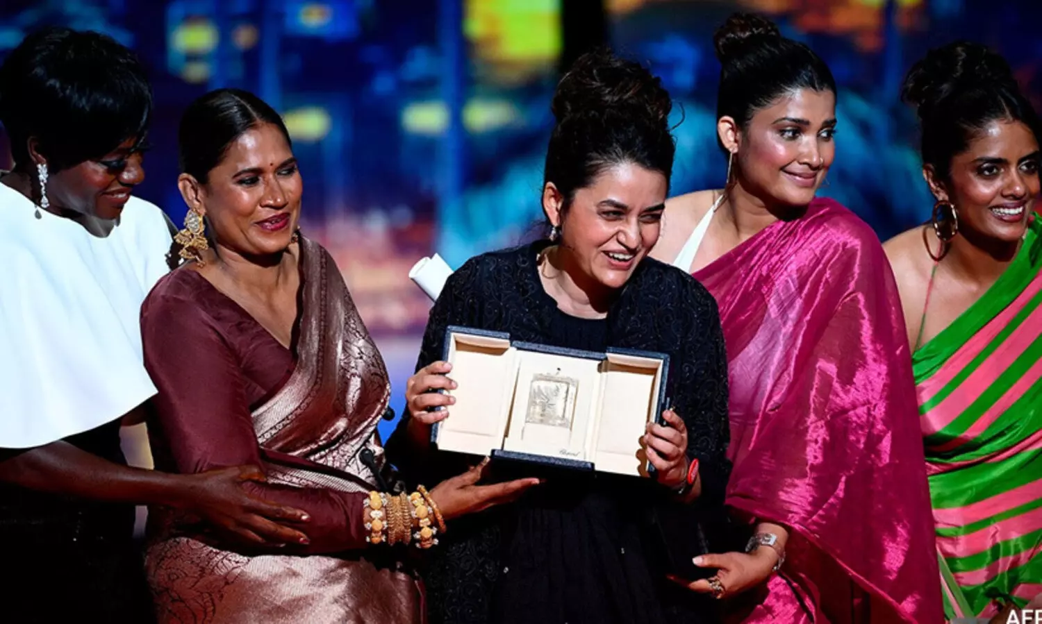 കാനിൽ ഇന്ത്യൻ തിളക്കം; ‘ആൾ വി ഇമാജിൻ ആസ് ലൈറ്റി’ന് ഗ്രാൻഡ് പ്രി പുരസ്കാരം; ആദ്യ ഇന്ത്യൻ സിനിമ