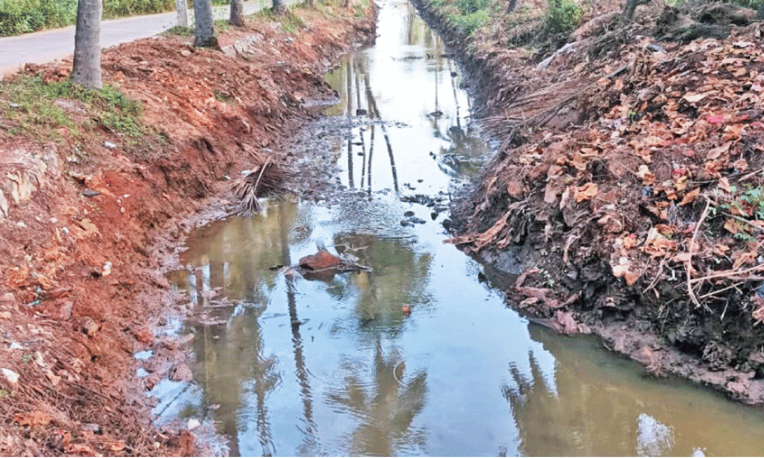 മു​ജിമു​ടി തോ​ട്