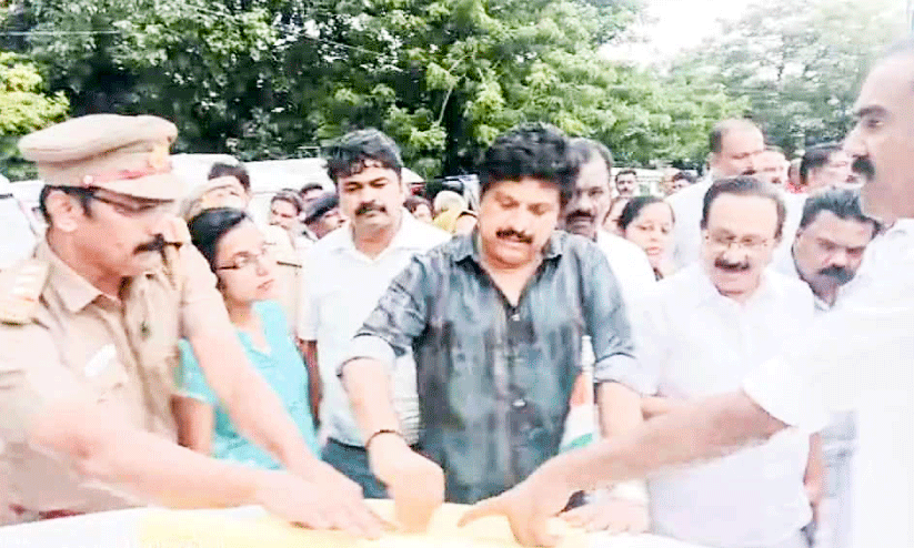 Traffic signals, Traffic signals,