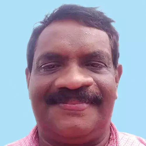 സ്വ​കാ​ര്യ ബ​സ് ക​യ​റി സ്കൂ​ട്ട​ർ യാ​ത്രി​ക​നാ​യ റി​ട്ട. എ.​എ​സ്.​ഐ മ​രി​ച്ചു