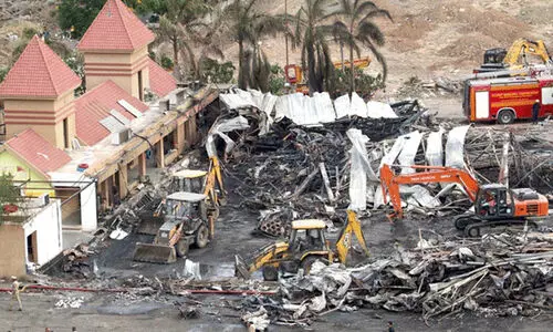 രാജ്കോട്ട് ഗെയിമിങ് സെന്ററിലെ തീപിടിത്തം: അഞ്ച് ഉദ്യോഗസ്ഥർക്ക് സസ്പെൻഷൻ