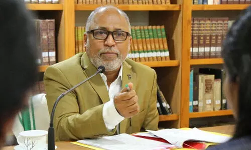 ഒരു വിഭാഗം ഉദ്യോഗസ്ഥർ അഴിമതിക്ക് ചൂട്ടു പിടിക്കുന്നുവെന്ന് വിവരാവകാശ കമീഷണർ