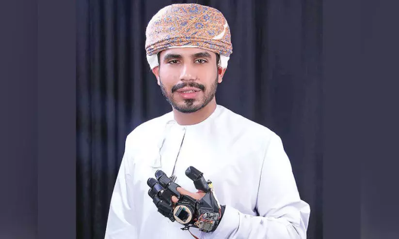 ഹെ​മി​പ്ലീ​ജി​യ രോ​ഗി​ക​ൾ​ക്ക്​ ‘സ്മാ​ർ​ട്ട് മെ​ഡി​ക്ക​ൽ ഗ്ലൗ​സു’​മാ​യി ഒ​മാ​നി വി​ദ്യാ​ർ​ഥി