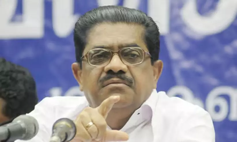 പിണറായി സര്ക്കാരിന്റെ മദ്യനയം വന് ജനവഞ്ചനയെന്ന് വി.എം.സുധീരന് പിണറായി സര്ക്കാരിന്റെ മദ്യനയം വന് ജനവഞ്ചനയെന്ന് വി.എം.സുധീരന്