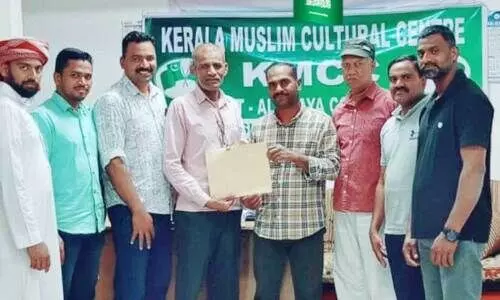 handed over fund for cancer-kidney patients