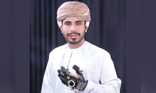 ഹെ​മി​പ്ലീ​ജി​യ രോ​ഗി​ക​ൾ​ക്ക്​ ‘സ്മാ​ർ​ട്ട് മെ​ഡി​ക്ക​ൽ ഗ്ലൗ​സു’​മാ​യി ഒ​മാ​നി വി​ദ്യാ​ർ​ഥി