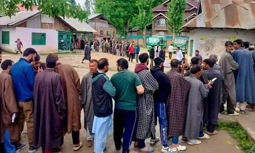 കശ്മീരിൽ 35 വർഷത്തിനിടെ ഏറ്റവും ഉയർന്ന പോളിങ്; വോട്ടു ചെയ്യാനെത്തിയത് 58 ശതമാനം പേർ
