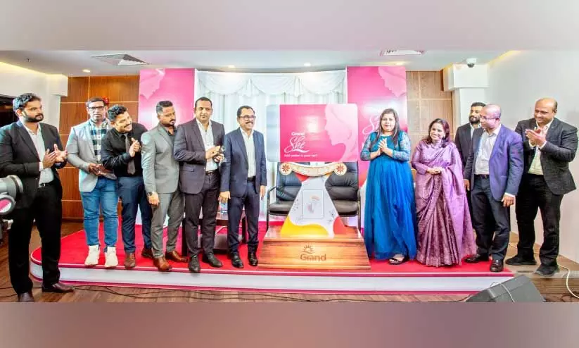 Grand mall hypermarket loyalty card for women