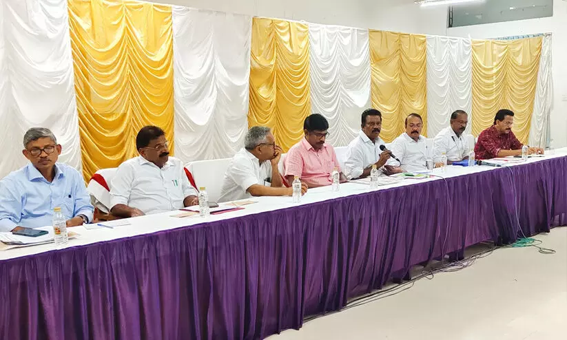 ഭരണനിർവഹണം കാര്യക്ഷമമാക്കി ക്ഷേത്രങ്ങളുടെ വരുമാനം വർധിപ്പിക്കണമെന്ന് മന്ത്രി കെ. രാധാകൃഷ്ണൻ