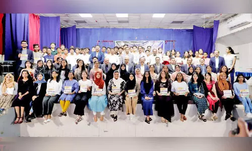 അ​ക്കാ​ദ​മി​ക് എ​ക്സ​ല​ൻ​സ് അ​വാ​ർ​ഡ് ന​ൽ​കി