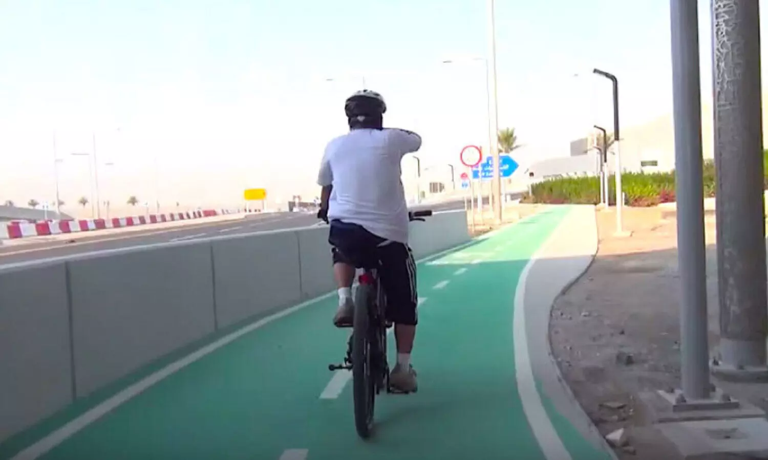 റോ​ഡി​നൊ​പ്പം ഇ​നി കാ​ൽ​ന​ട-​സൈ​ക്കി​ൾ പാ​ത​ക​ളും