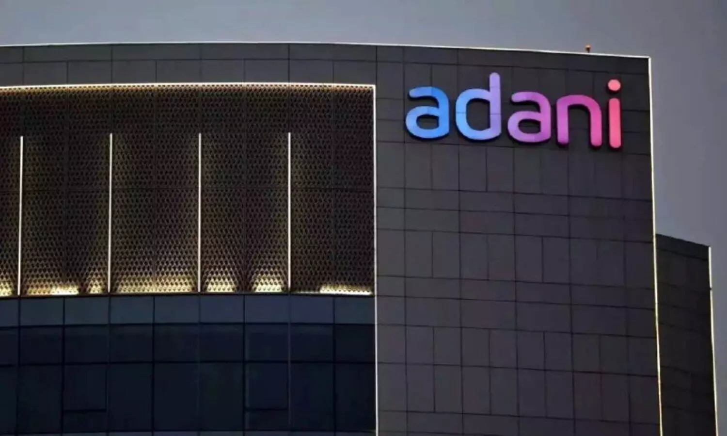 പേടിഎമ്മിൽ ഓഹരികൾ വാങ്ങാൻ ഒരുങ്ങുന്നുവെന്ന വാർത്ത നിഷേധിച്ച് അദാനി ഗ്രൂപ്പ്