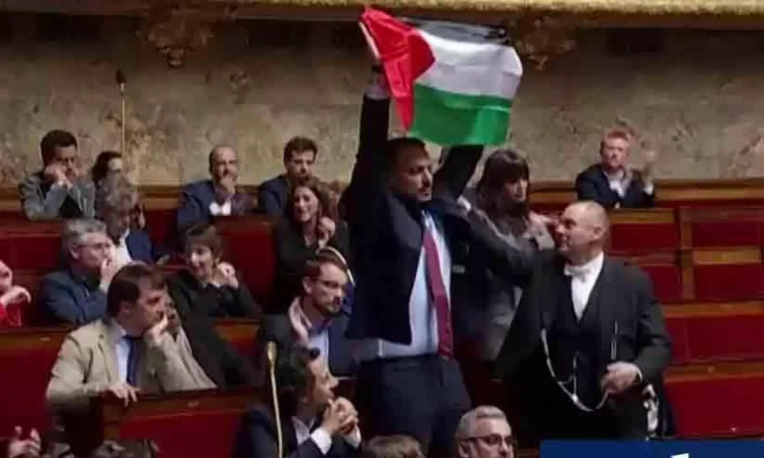 ഫ്രഞ്ച് പാർലമെന്റിൽ ഫലസ്തീൻ പതാക വീശിയ എം.പിക്ക് സസ്​പെൻഷൻ