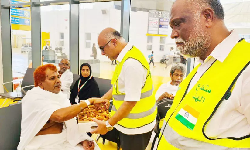 Ernakulam KMCC welcomes pilgrims Ernakulam KMCC welcomes pilgrims