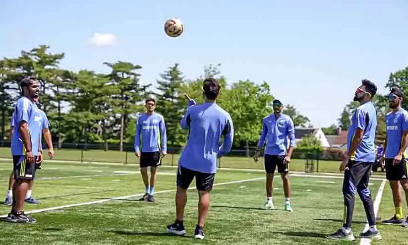 കോഹ്ലി ഒഴികെയുള്ള ഇന്ത്യൻ താരങ്ങൾ യു.എസിൽ; പരിശീലനം തുടങ്ങി കോഹ്ലി ഒഴികെയുള്ള ഇന്ത്യൻ താരങ്ങൾ യു.എസിൽ; പരിശീലനം തുടങ്ങി