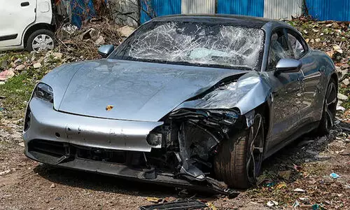 പൂണെ കാർ അപകടം; കൗമാരക്കാരെ രക്ഷിക്കാൻ എം.എൽ.എ ഇടപെട്ടെന്ന് കോൺഗ്രസ്, സി.ബി.ഐ അന്വേഷണം വേണം