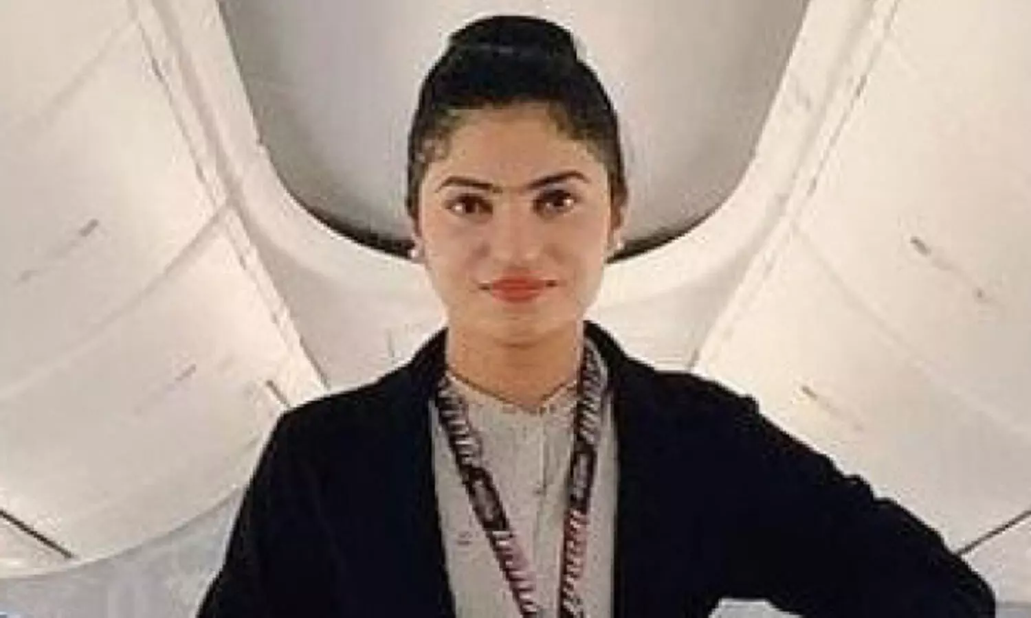 സ്വർണം കടത്തി; എയർഹോസ്റ്റസ് അറസ്റ്റിൽ