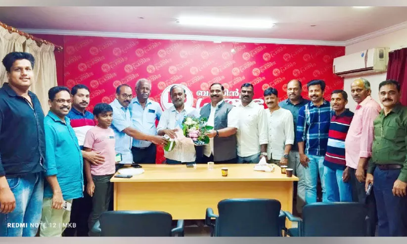 ഇടതുപക്ഷ കൂട്ടായ്മ സത്യൻ മൊകേരിക്ക് സ്വീകരണം നൽകി ഇടതുപക്ഷ കൂട്ടായ്മ സത്യൻ മൊകേരിക്ക് സ്വീകരണം നൽകി