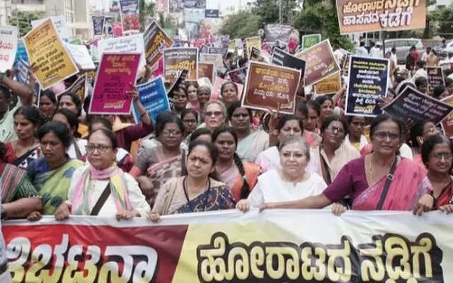 ലൈംഗികാതിക്രമം: പ്രജ്വൽ രേവണ്ണക്കെതിരെ ഹാസനിൽ ബഹുജന മാർച്ച്