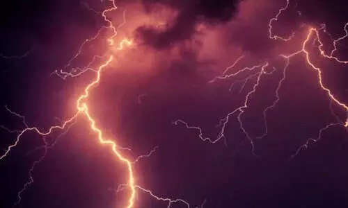 കോഴിക്കോട് സൗത്ത് ബീച്ചിൽ ഏഴുപേർക്ക് ഇടിമിന്നലേറ്റ് പരിക്ക്