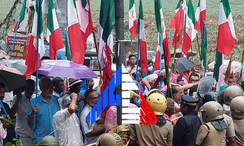 ടി.ആർ.ആന്റ് ടീ ഭൂമി തിരിച്ചു പിടിക്കണമെന്ന് ആവശ്യപ്പെട്ട് വെൽഫെയർ പാർട്ടി മാച്ച് നടത്തി