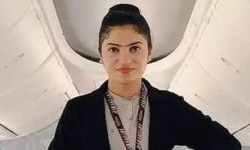 സ്വർണം കടത്തി; എയർഹോസ്റ്റസ് അറസ്റ്റിൽ