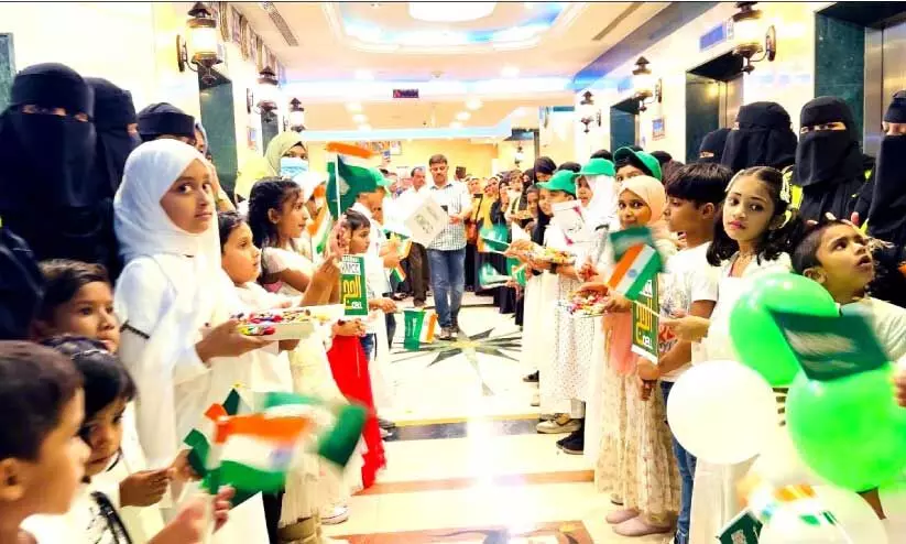 Hajj pilgrims welcomed by Madina KMCC volunteers Hajj pilgrims welcomed by Madina KMCC volunteers