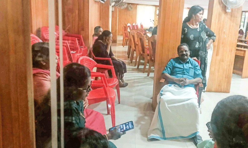 ന​ഗ​ര​സ​ഭാ കൗ​ൺ​സി​ൽ