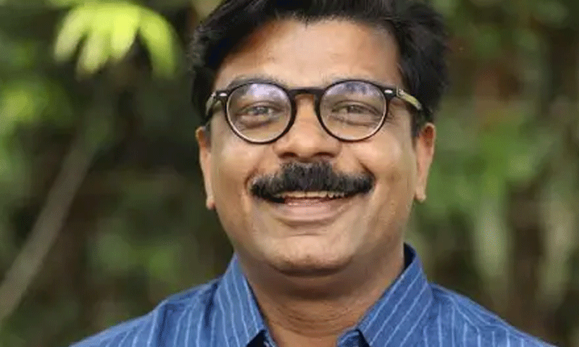 മാ​ത്യു കു​ഴ​ൽ​നാ​ട​ൻ