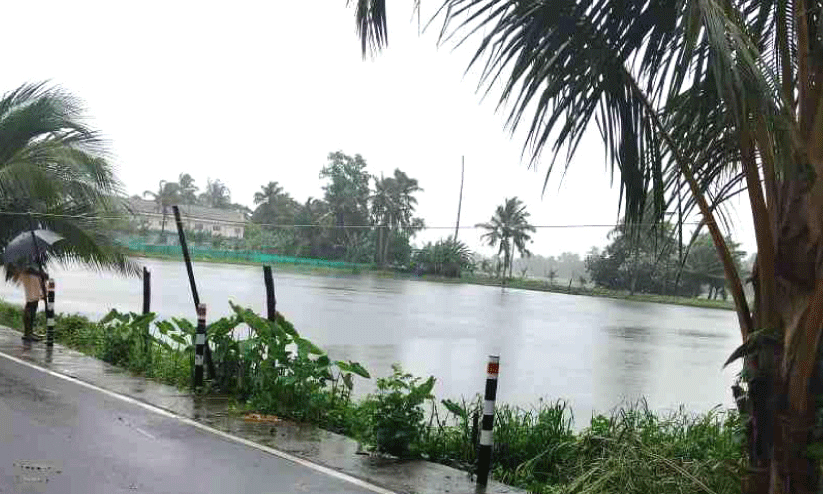 മ​ത്സ്യ​ക്കു​ളം