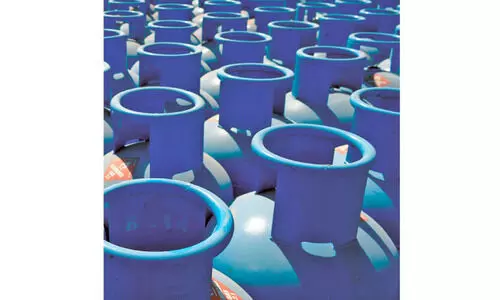 അബൂദബിയിൽ പാചകവാതക വില പുതുക്കി അബൂദബിയിൽ പാചകവാതക വില പുതുക്കി