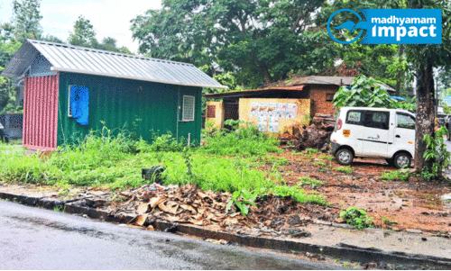 The fallen building was demolished by the authorities.