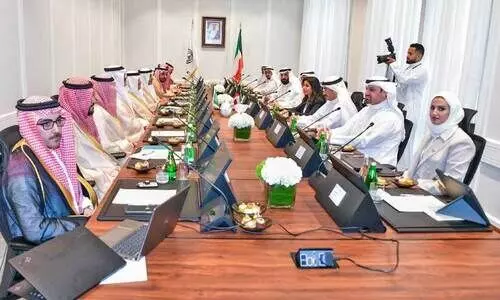 Members of Kuwait-Saudi Higher Steering Committee meeting
