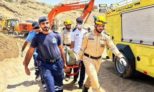 മ​ണ്ണി​ടി​ഞ്ഞ്​ ബൗ​ഷ​റി​ൽ തൊ​ഴി​ലാ​ളി മ​രി​ച്ചു