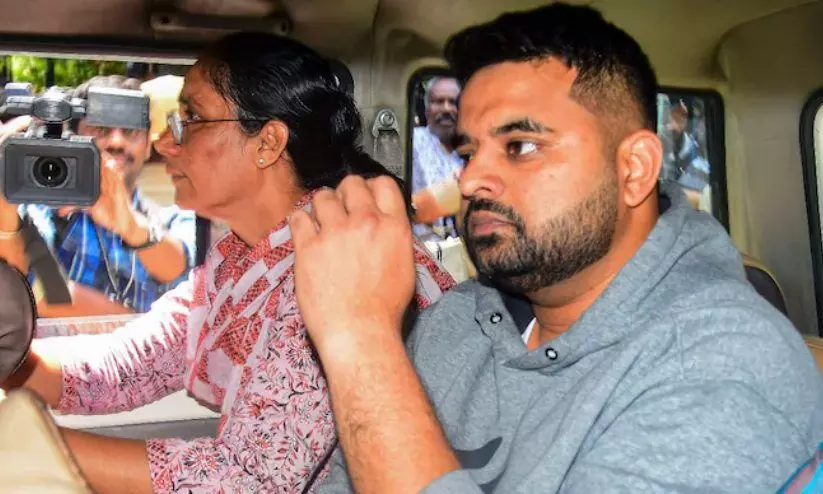 ലൈംഗികാതിക്രമ കേസ്: ചോദ്യം ചെയ്യലിനോട് സഹകരിക്കാതെ പ്രജ്വൽ രേവണ്ണ