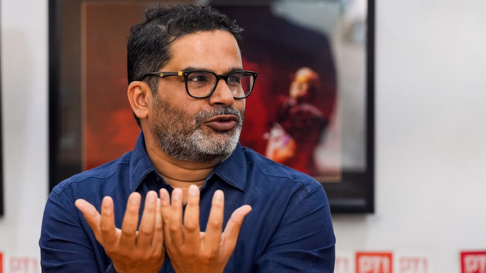 വ്യാജമാധ്യമപ്രവർത്തകരുടേയും സ്വയംപ്രഖ്യാപിത വിദഗ്ധരുടേയും ചർച്ചകൾ കണ്ട് സമയം പാഴാക്കരുത്; എക്സിറ്റ് പോളിൽ പ്രശാന്ത് കിഷോർ