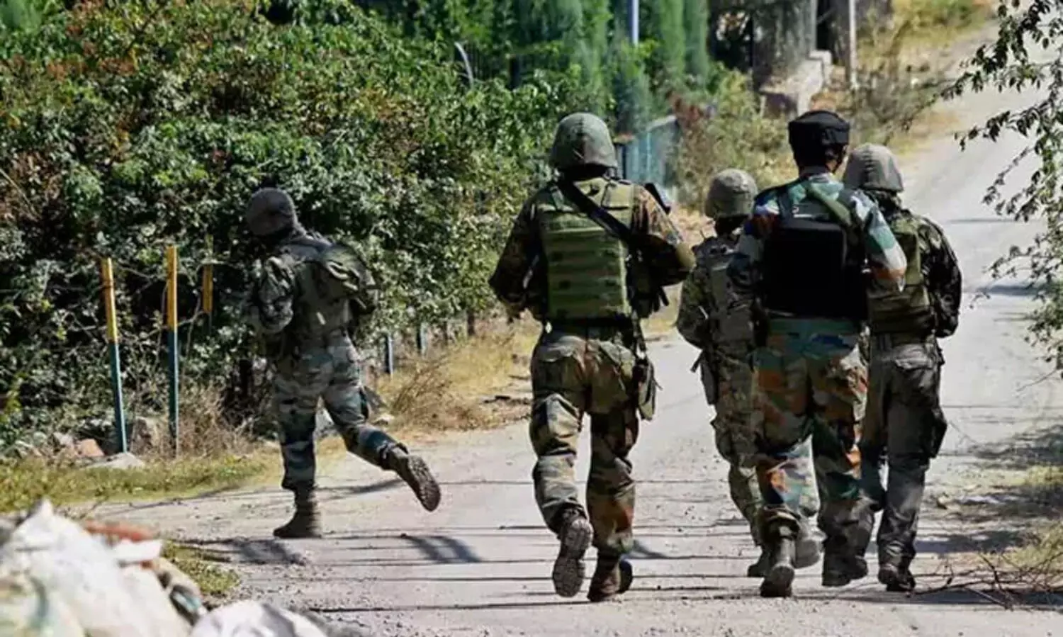 കശ്മീരിലെ കുൽഗാമിൽ ഏറ്റുമുട്ടൽ; നാല് ഭീകരരെ സുരക്ഷാസേന വധിച്ചു