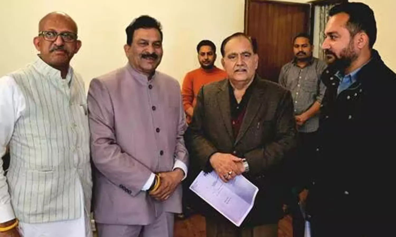 ഹിമാചലിൽ മൂന്ന് സ്വതന്ത്ര എം.എൽ.എമാരുടെ രാജി സ്വീകരിച്ച് സ്പീക്കർ