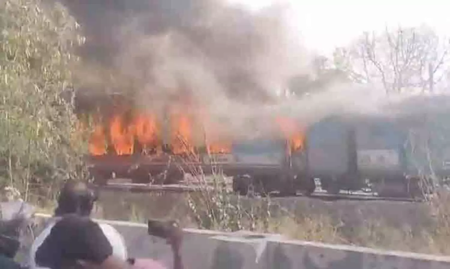 fire breaks out in Taj Express train
