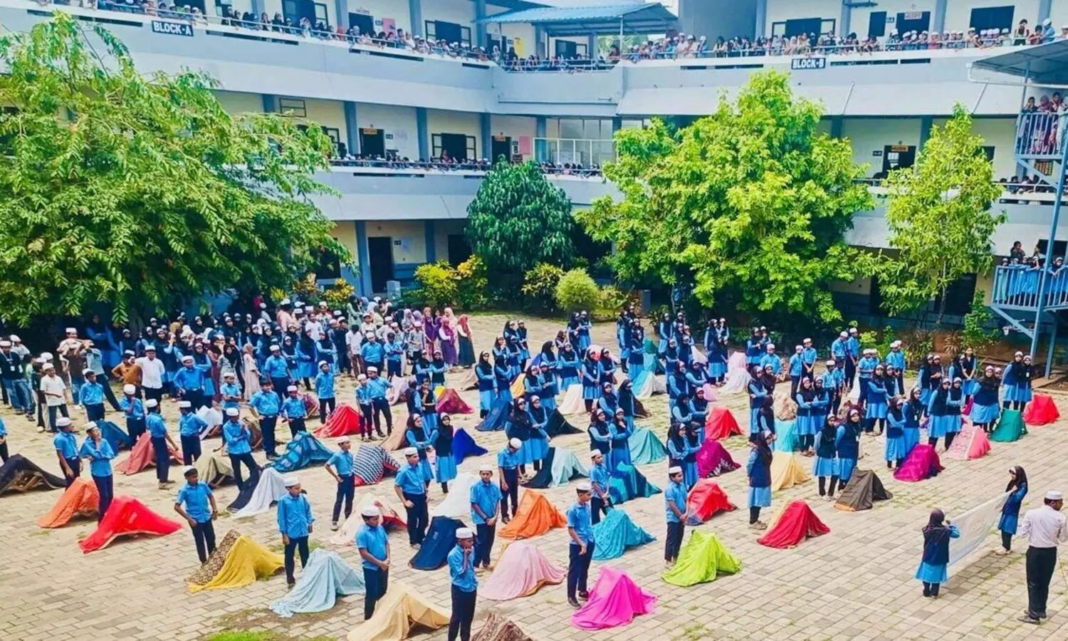 റഫയിലെ കുഞ്ഞുങ്ങളോട് ഐക്യദാർഢ്യവുമായി സ്‌കൂൾ മുറ്റത്ത് കൂടാരങ്ങൾ തീർത്തു