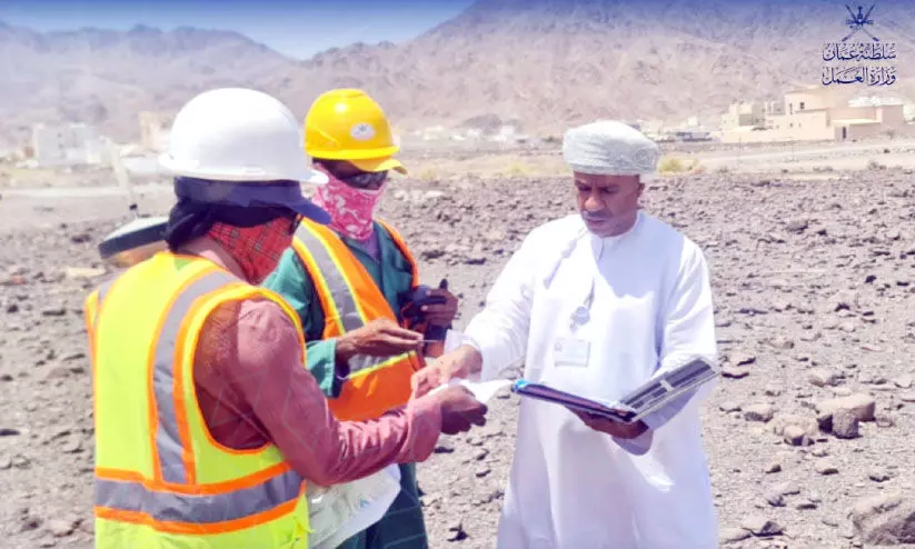 ഉച്ചവിശ്രമ നിയമം പരിശോധനയുമായി തൊഴിൽ മന്ത്രാലയം ഉച്ചവിശ്രമ നിയമം പരിശോധനയുമായി തൊഴിൽ മന്ത്രാലയം