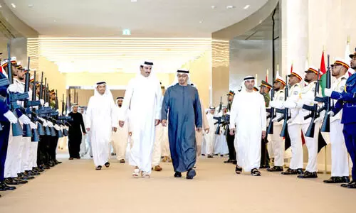 ശൈ​ഖ്​ മു​ഹ​മ്മ​ദ്​ ഖ​ത്ത​ർ അ​മീ​റു​മാ​യി കൂ​ടി​ക്കാ​ഴ്ച ന​ട​ത്തി