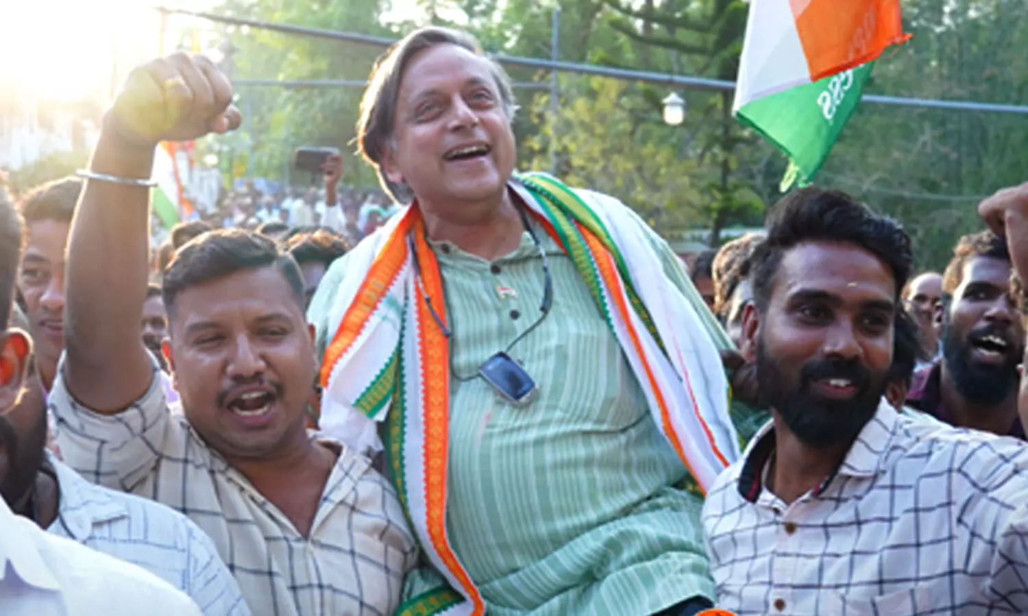 shashi tharoor 8979879