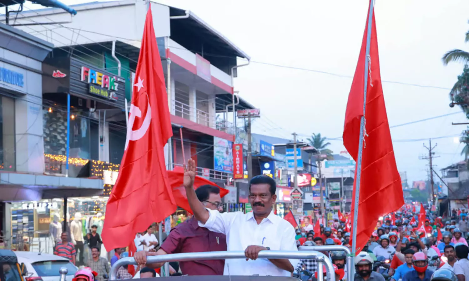കോട്ടകാത്ത് എൽ.ഡി.എഫ്; തോറ്റു തുന്നംപാടി രമ്യ