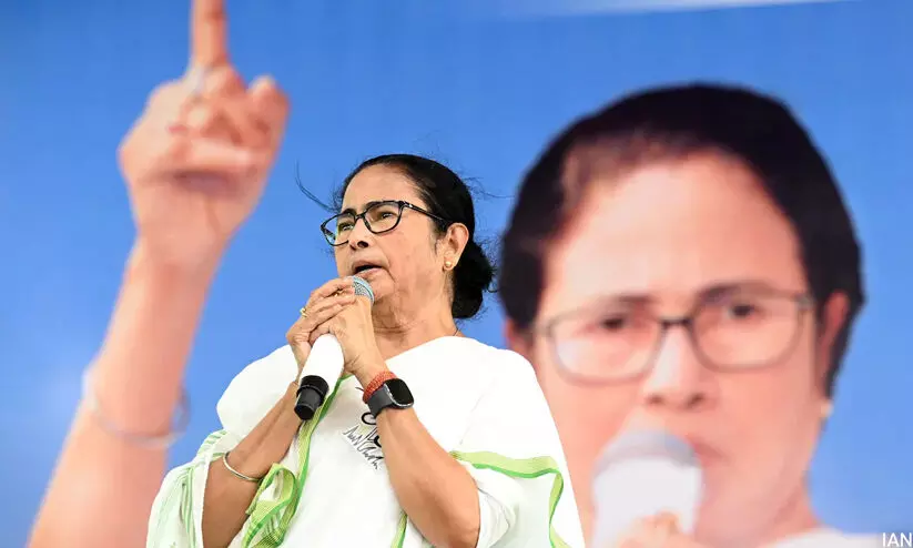 ബംഗാളിൽ തൃണമൂലും ബി.ജെ.പിയും ഒപ്പത്തിനൊപ്പം ബംഗാളിൽ തൃണമൂലും ബി.ജെ.പിയും ഒപ്പത്തിനൊപ്പം