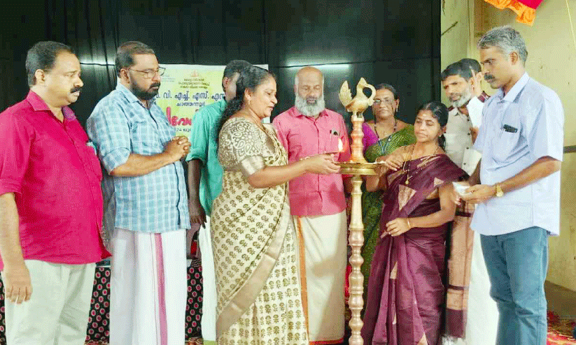 Chathannoor Govt. Vocational and Higher Secondary School Entrance Festival Jilla Panchayath Vice President Sreeja Harish inaugurating