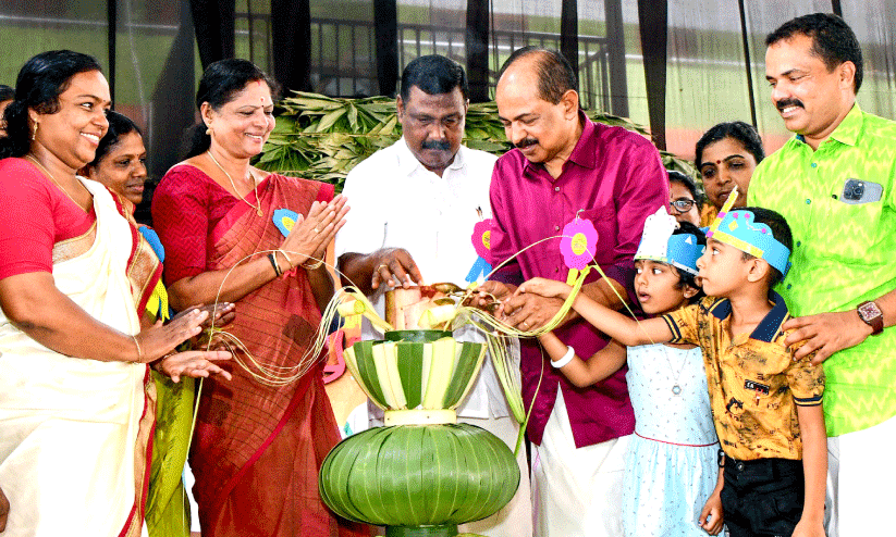 Minister GR Anil Inaugurating District School Entrance Ceremony at Meenankkal Govt. Tribal School Minister GR Anil Inaugurating District School Entrance Ceremony at Meenankkal Govt. Tribal School
